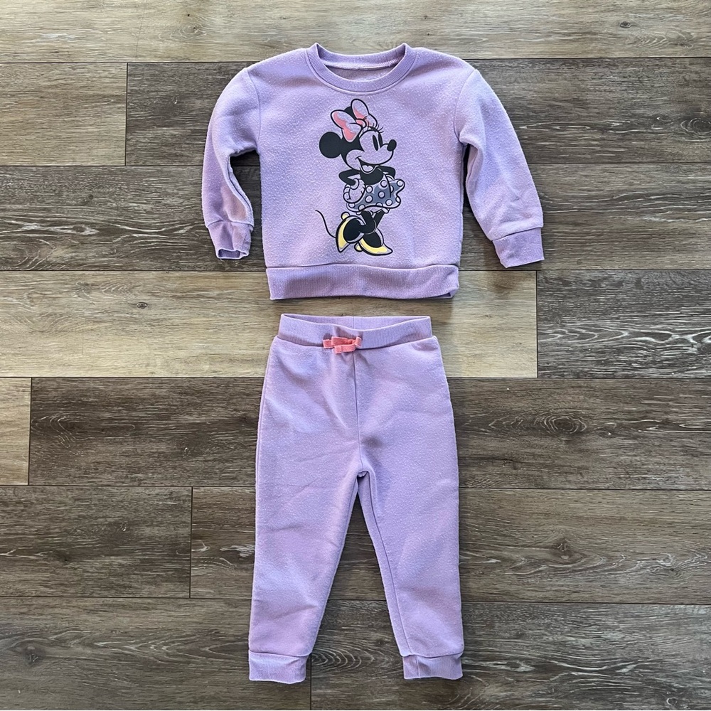Disney 2T Purple Minnie Mouse Sweatshirt and Pants Set 🐭💜